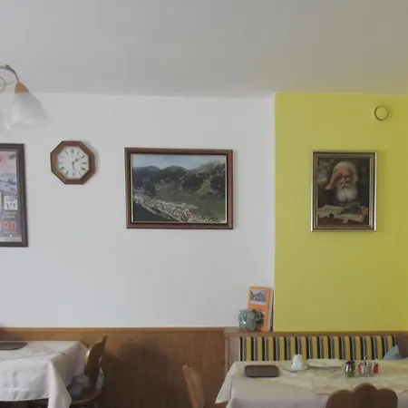 Alojamento de Acomodação e Pequeno-almoço Haus Fallesin Sankt Anton am Arlberg
